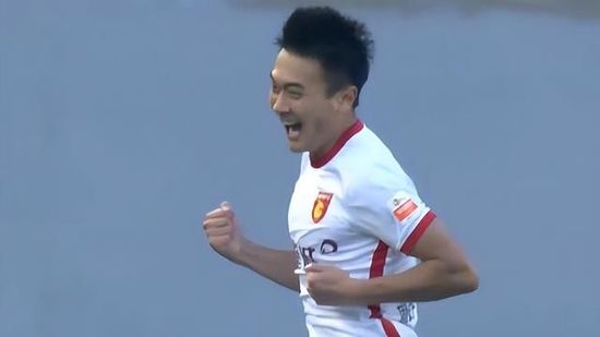 2025-03-22 纪录电影《您的声音》目前票房已超过7600万，它不仅刷新了过去五年国产纪录片累计票房纪录，跻身内地影史国产纪录片票房前三，更以“治理温度+艺术精度”的创新表达，通过多位普通市民的立体画像，勾勒出超大城市精细化治理的动人篇章，开创纪录电影市场新范式。